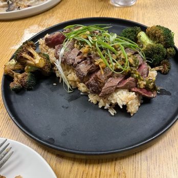 Ogo - Wagyu skirt steak with garlic fried rice and broccoli. - Asian Fusion Near Me - Wailuku, Hawaii Ogo - Wagyu skirt steak with garlic fried rice and broccoli. - Asian Fusion Near Me - Wailuku, Hawaii
