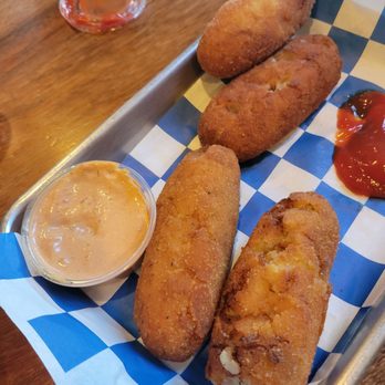 Munchie’s - Zesty Bombas - Sports Bars Near Me - Reynoldsburg, Ohio