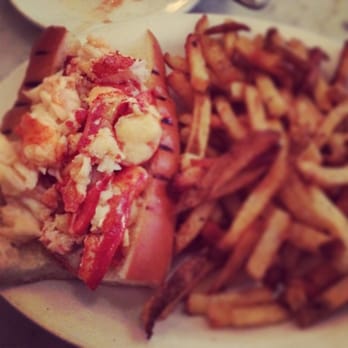 Neptune Oyster - Lobstah roll - Seafood Near Me - Boston, Massachusetts