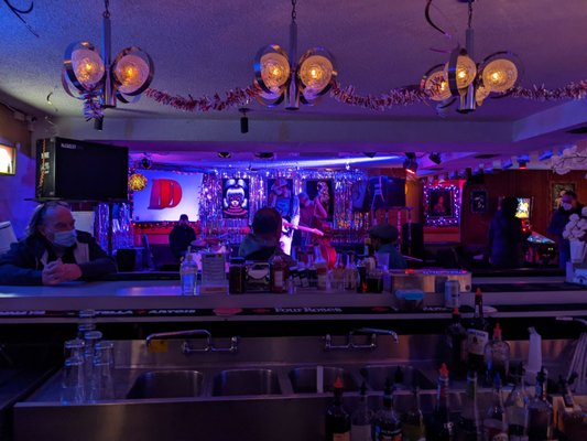 Darrell's Tavern by null