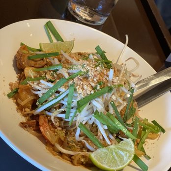 Star Noodle - Pad Thai - Asian Fusion Near Me - Lahaina, Hawaii