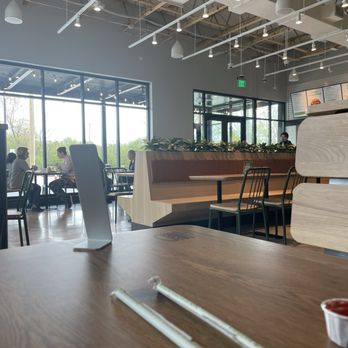 Shake Shack Deerfield - Burgers Near Me - Deerfield, Illinois