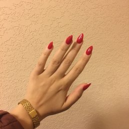 Diamond Nails stuntin on em