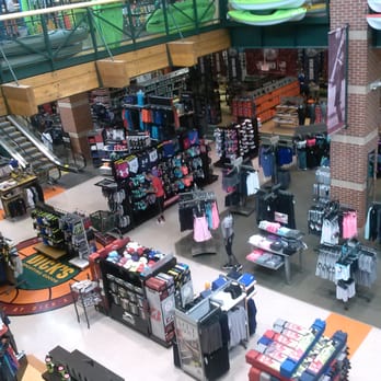 DICK'S Sporting Goods - Sports Wear Near Me - Canton, Connecticut