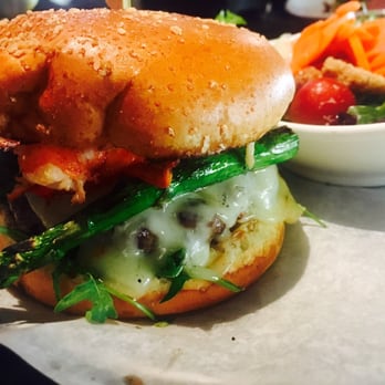 Yard House - Surf & turf burger - New American Near Me - Honolulu, Hawaii