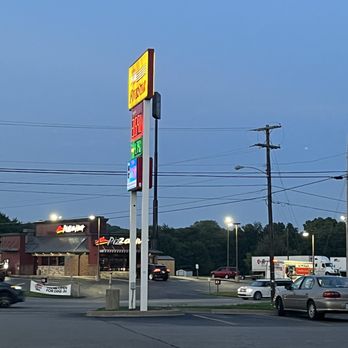 FiveStar - Street sign - Gas Stations Near Me - Nicholasville, Kentucky