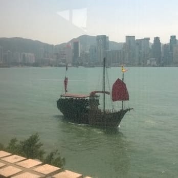 香港藝術館 - View of Victoria Harbour - Art Museums Near Me - Hong Kong, HK