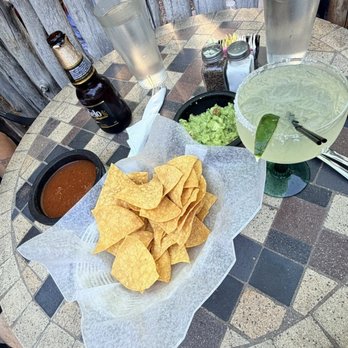 La Cueva Cafe - Chips, salsa & Guac - Mexican Near Me - Taos, New Mexico La Cueva Cafe - Chips, salsa & Guac - Mexican Near Me - Taos, New Mexico