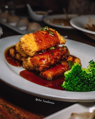 Tom's Dim Sum by null
