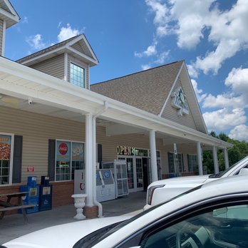 Magnolia - Front/entrance - Gas Stations Near Me - Magnolia, North Carolina Magnolia - Front/entrance - Gas Stations Near Me - Magnolia, North Carolina