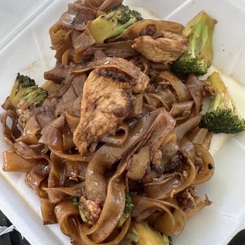 Tuyo y Mio THAI - Food Trucks Near Me - Islamorada, Florida