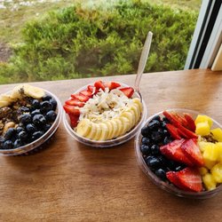Bowl Boss Fairmount - There's a blueberry bowl, a coconut bowl, and a build your own bowl