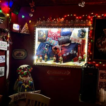 Lala’s Little Nugget - Dive Bars Near Me - Austin, Texas Lala’s Little Nugget - Dive Bars Near Me - Austin, Texas