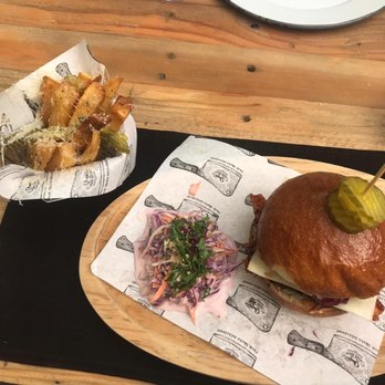 Pork Belly - Pulled pork sandwich and fries - Mexican Near Me - San Miguel de Allende, GUA