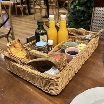 Cafe Valkiria - Breakfast basket - Coffee & Tea Near Me - León, LE Cafe Valkiria - Breakfast basket - Coffee & Tea Near Me - León, LE