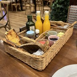 Cafe Valkiria - Breakfast basket