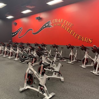 Crunch Fitness - Cycle Room - Gyms Near Me - Lawrence, Kansas