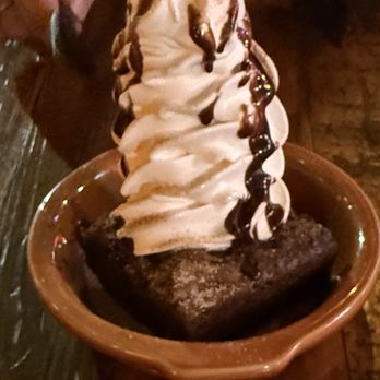 A-Mari-Mix Restaurant - This is a delicious brownie, one of the tastes I've ever had, served warm with Horchata and chocolate syrup. - Mexican Near Me - Miami, Florida