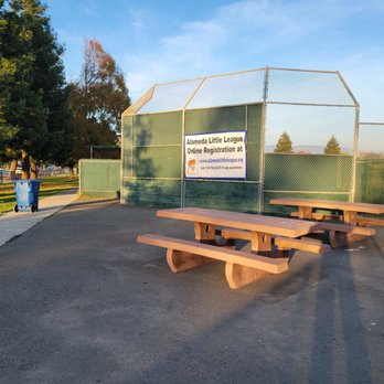 Rittler Park - Picnic tables at softball field - Parks Near Me - Alameda, California Rittler Park - Picnic tables at softball field - Parks Near Me - Alameda, California