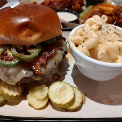 The Manhattan Saloon - Tiger Burger with Mac and Cheese