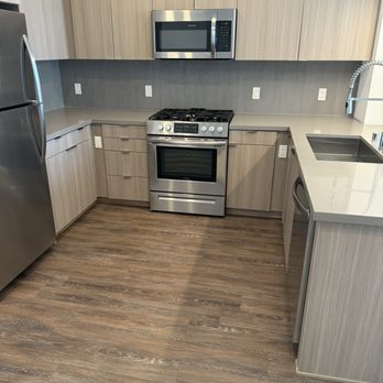 550 Harborfront - Apartments Near Me - San Pedro, California
