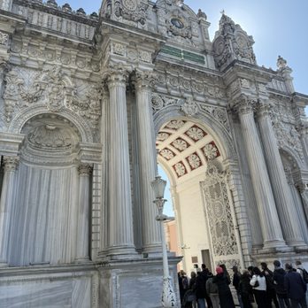 Dolmabahçe Sarayı - Landmarks & Historical Buildings Near Me - Istanbul, 34