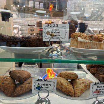Mammoth Coffee Roasting Co. - Yummy pastries. - Coffee Roasteries Near Me - Pasadena, California Mammoth Coffee Roasting Co. - Yummy pastries. - Coffee Roasteries Near Me - Pasadena, California