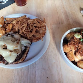Bubba's Burgers And Bar - American Near Me - Traverse City, Michigan