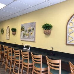 Bagel Bistro & Grill - Table & Stool Seating