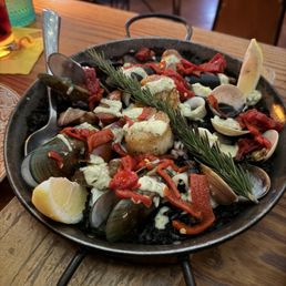 Paella Valenciana Single Paella Valenciana Single