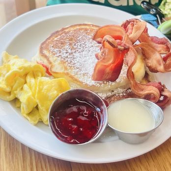 King’s Kitchen Breakfast Bar & Scratch Kitchen - Nae's Buttercakes Meal - Breakfast & Brunch Near Me - Camden, South Carolina King’s Kitchen Breakfast Bar & Scratch Kitchen - Nae's Buttercakes Meal - Breakfast & Brunch Near Me - Camden, South Carolina