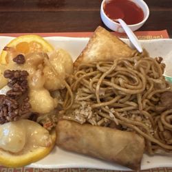 Happy Day - Walnut shrimp combination dinner!