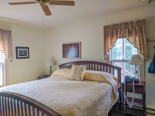 Inn at the Oaks by null