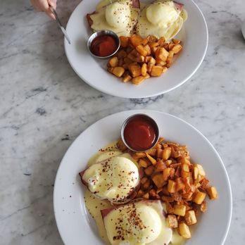Hank's - Eggs benedict - Coffee & Tea Near Me - Austin, Texas Hank's - Eggs benedict - Coffee & Tea Near Me - Austin, Texas