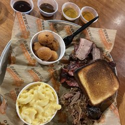 Willie Jewell's Old School Bar-B-Q