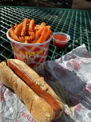 Walter's Hot Dogs by null