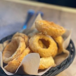 Ted's Montana Grill - Salt and pepper onion rings