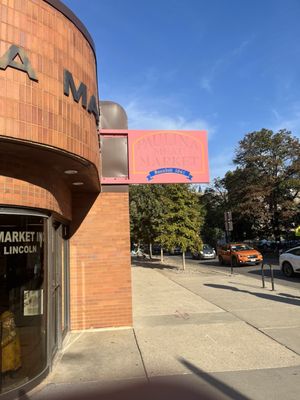 Paulina Market by null