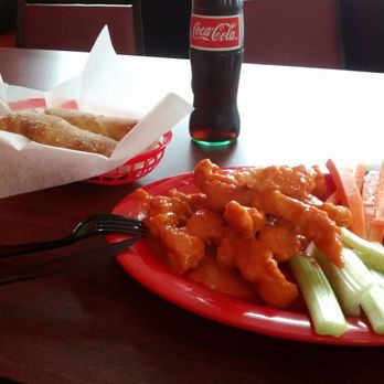 Wings Mix - 6pcs meal. Amazing. And bread was fresh and warm - Chicken Wings Near Me - Vista, California
