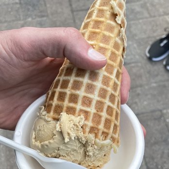 Jeni's Splendid Ice Creams - Salted Carmel - Ice Cream & Frozen Yogurt Near Me - Tampa, Florida Jeni's Splendid Ice Creams - Salted Carmel - Ice Cream & Frozen Yogurt Near Me - Tampa, Florida