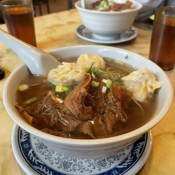 Mike's Noodle House - Wonton And Beef Brisket Noodle Soup - Cantonese Near Me - Seattle, Washington