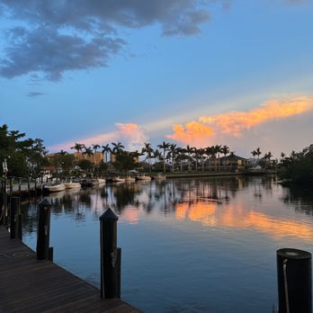 Rumrunners - Sunset - Seafood Near Me - Cape Coral, Florida Rumrunners - Sunset - Seafood Near Me - Cape Coral, Florida