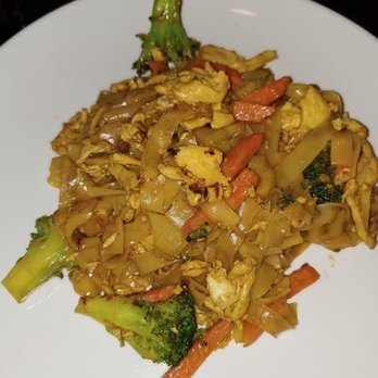 Pop Thai Restaurant - Pad See Ew - Thai Near Me - Orlando, Florida