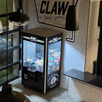 Pins Mechanical - The claw! Decides who goes and who stays - Bowling Near Me - Nashville, Tennessee Pins Mechanical - The claw! Decides who goes and who stays - Bowling Near Me - Nashville, Tennessee
