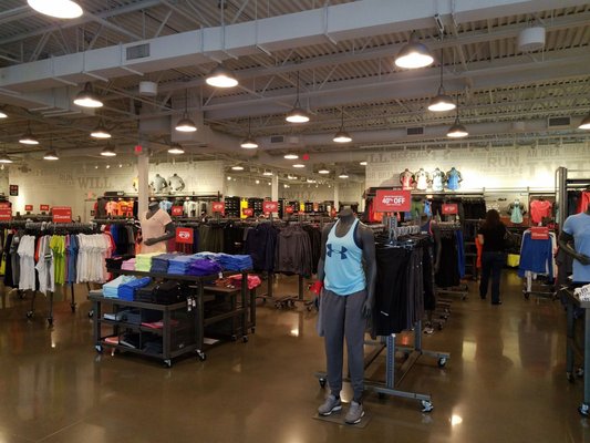 Under Armour Factory House - Twin Cities Premium Outlets by null