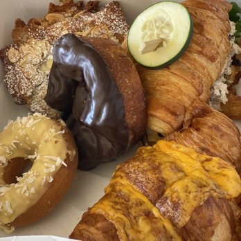 Bonrue Bakery - Bakeries Near Me - St George, Utah