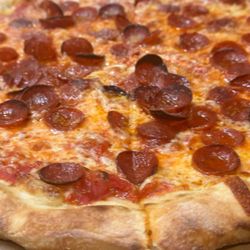 Victorinos Pizzeria  - Pepperoni pizza