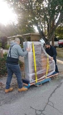 Grand Piano Moving - After many years in the moving industry, we have learned a lot of things that we will be happy to share. One of them is that relocation isn’t as easy as you might think. Moving is much more than loading a couple of boxes onto a moving truck. In fact, it is a quite delicate task, since we are handling people’s most private property. Some things really are simple for packing and moving. But there are many others that require special attention and extra care. That is why people hire moving professionals like Mod Movers in the first place. And what happens when you need to pack and move something sensitive and valuable like a piano? The answer is easy, you hire the best piano movers Monterey has to offer – Mod Movers. Grand Piano Moving - After many years in the moving industry, we have learned a lot of things that we will be happy to share. One of them is that relocation isn’t as easy as you might think. Moving is much more than loading a couple of boxes onto a moving truck. In fact, it is a quite delicate task, since we are handling people’s most private property. Some things really are simple for packing and moving. But there are many others that require special attention and extra care. That is why people hire moving professionals like Mod Movers in the first place. And what happens when you need to pack and move something sensitive and valuable like a piano? The answer is easy, you hire the best piano movers Monterey has to offer – Mod Movers.