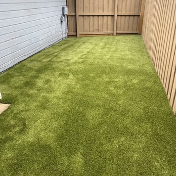 South Florida Putting Greens - a backyard with artificial grass - Landscaping Near Me