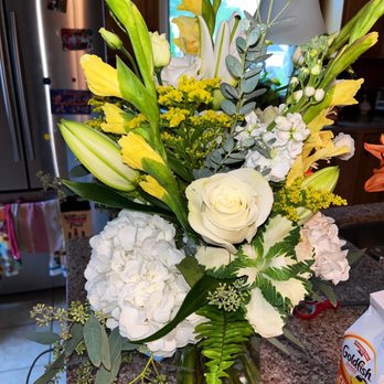 Trillium's Courtyard Florist - Florists Near Me - Amherst, New York Trillium's Courtyard Florist - Florists Near Me - Amherst, New York